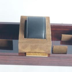 Pr&eacute;sentoir pour montre GUCCI