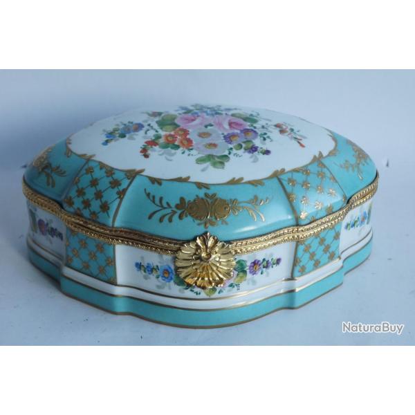 Grande Boite porcelaine peinte main Limoges France