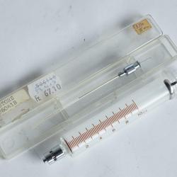 Ancienne seringue m&eacute;dicale verre chirurgie