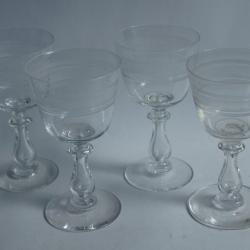 4 Verres &agrave; porto cristal grav&eacute; pied creux
