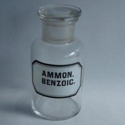 Ancien flacon d'apothicaire verre &eacute;maill&eacute; Ammon. Benzoic.