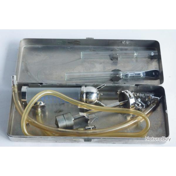 Ancienne seringue m�dicale verre