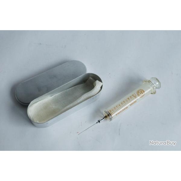 Ancienne seringue m�dicale verre chirurgie