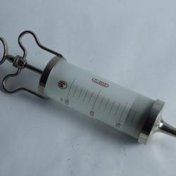 Ancienne seringue m&eacute;dicale verre 150 ml