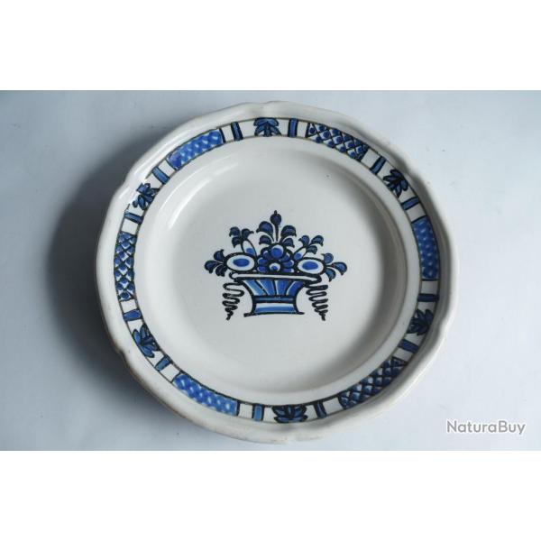 Plat cul noir fa�ence Rouen panier fleuri