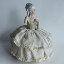 Demi figurine porcelaine Femme Marquise