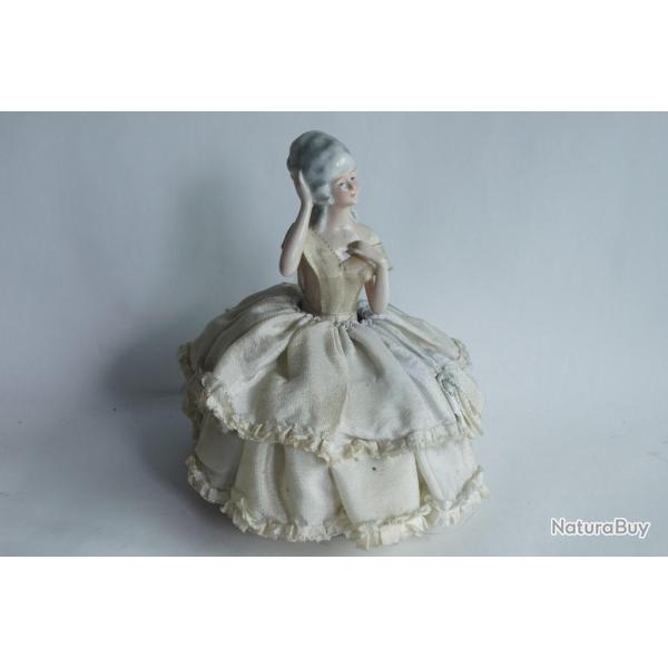Demi figurine porcelaine Femme Marquise