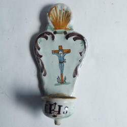 B&eacute;nitier fa&iuml;ence Nevers XVIIIe si&egrave;cle