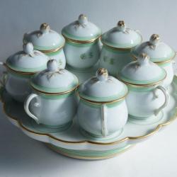 Service &agrave; cr&egrave;me porcelaine XIXe si&egrave;cle