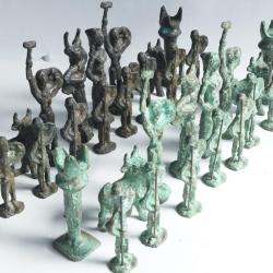 Jeu d'&eacute;checs bronze brutaliste