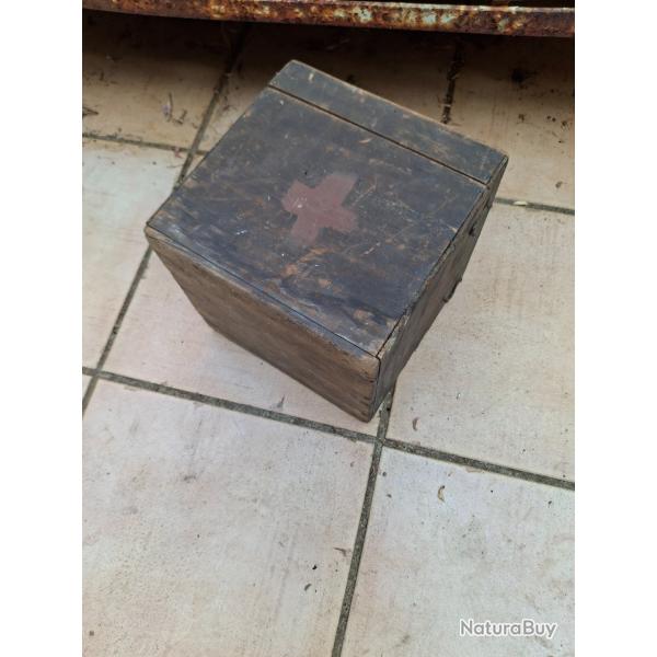 Boite en bois militaire