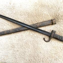 Ancienne Ba&iuml;onnette Fran&ccedil;aise avec fourreau fusli BERTHIER