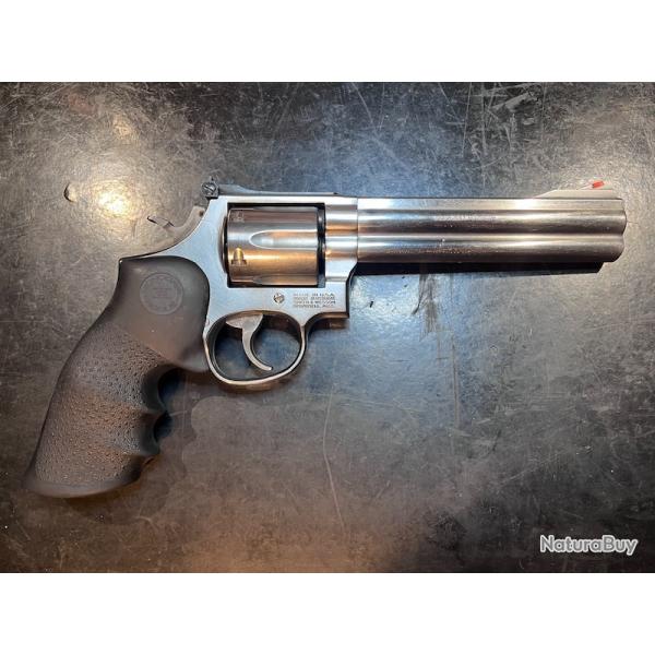 REVOLVER SMITH & WESSON 686 - 4 CALIBRE 357 MAGNUM CANON 6' TR�S BON �TAT