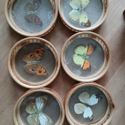 Ensemble vintage de six sous-verres papillon en bambou dans un chariot/support Made in Japon
