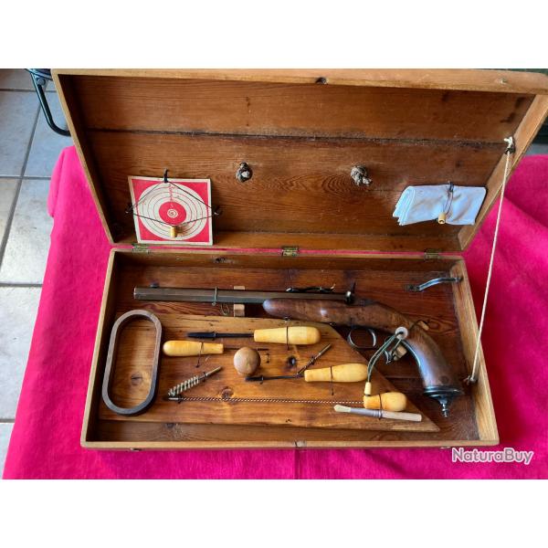 Pistolet de salon style flobert � chien ext�rieur dans son coffret en bois