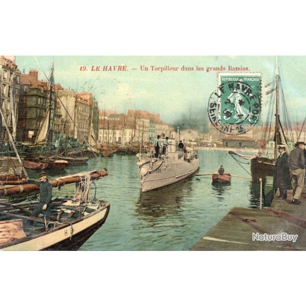 Carte postale Le Havre - Un torpilleur dans les grands bassins - N�6900