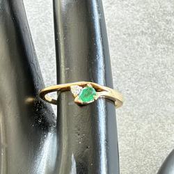Bague en or 18 carats - pierre verte et diamant - taille 54