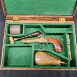 Coffret pistolet &agrave; percussion, Cal. 12mm - 1� sans prix de r&eacute;serve !!