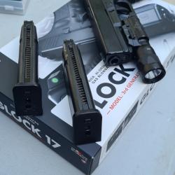 R&eacute;plique Glock 17 gen3 Tokyo Marui + 2 chargeurs + lampes + holster