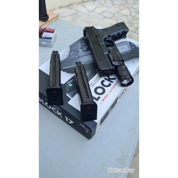 R�plique Glock 17 gen3 Tokyo Marui + 2 chargeurs + lampes + holster