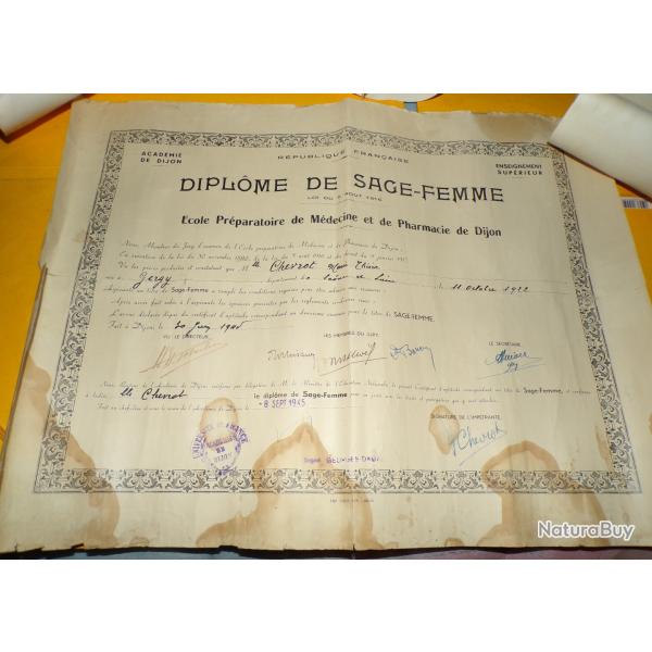 LOT DE 4 DIPLOMES D'UNE PERSONNE : SAGE FEMME , D'INFIRMIER DE SALLE D'OPERATION , MEDAILLE D'HONNEU