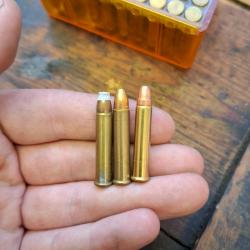 44 cartouches de 22 Win Mag, tete creuse, fmj, hollowpoint