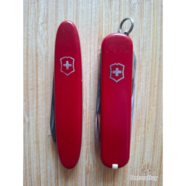 Lot de deux couteaux suisses
