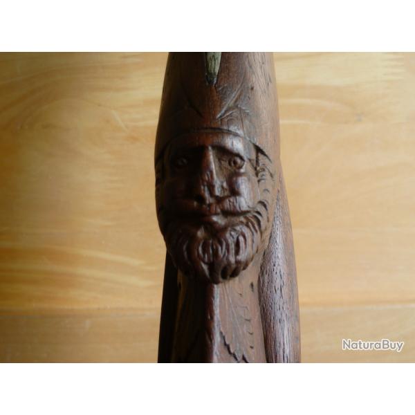 ANCIEN FUSIL DE CHASSE A PERCUSSION DU 19 EME SI�CLE, CROSSE SCULPT�E, BON ETAT