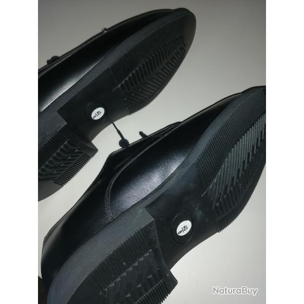 Chaussures de c�r�monie militaire