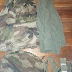 Lot d'articles militaire veste et ceinturons