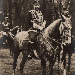 Carte postale d'un homme &agrave; cheval -N&deg;8399