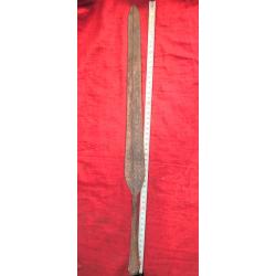 Art Africain - Ancienne pointe de lance fer forg&eacute; 300 gr, 50,5 cm dont 13 de douille, largeur 4 cm