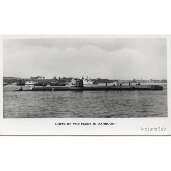Carte postale "Units of the Fleet in Harbour" -N�8408