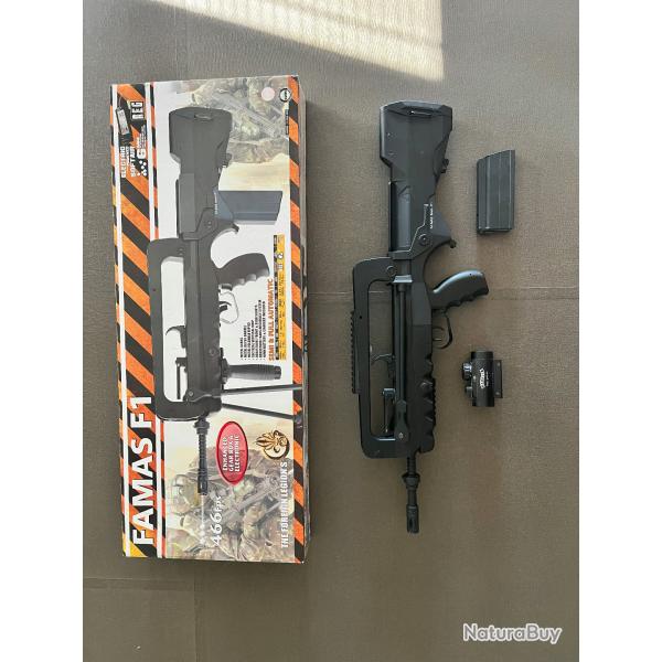 FAMAS F1 AEG Cybergun Foreign Legion + Housse Camo
