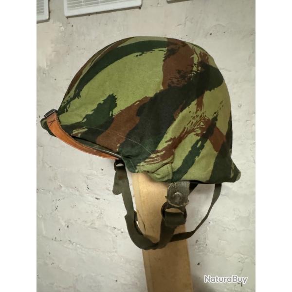 Casque TAP 56 avec couvre casque l�zard l�opard �poque guerre d'Alg�rie 1954 Casque Mle 51 filet cam