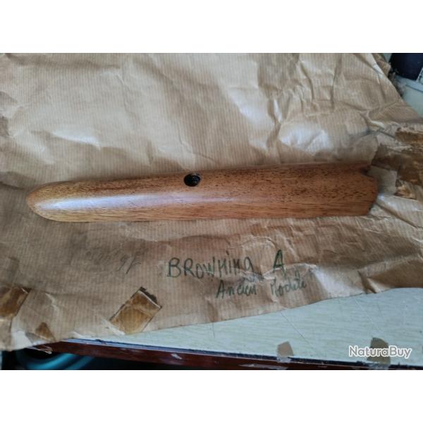 LONGUESSE OU DEVANT DE CARABINE SEMI AUTO BROWNING CALIBRE 22 SHORT.........a028