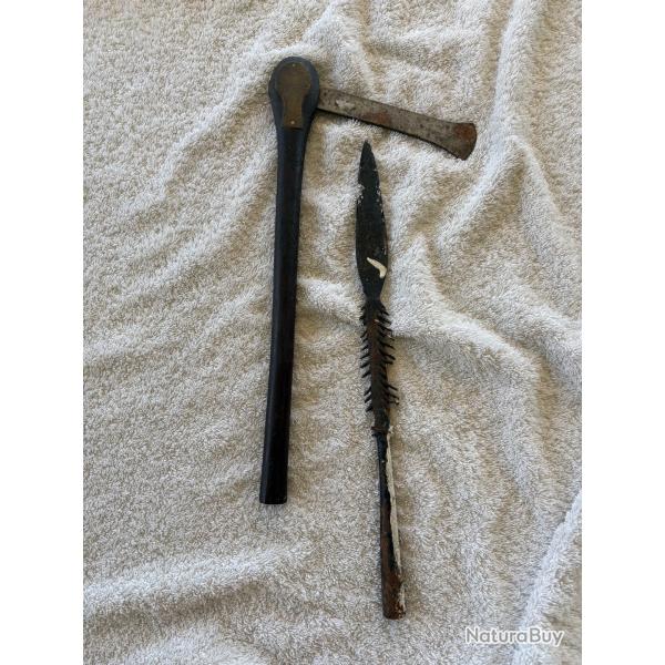 armes africaine pointe de lance et hache