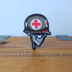 Patch brod&eacute; casque m&eacute;dical style arm&eacute;e militaire