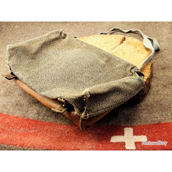 Poche porte-cartouches auxiliaire suisse M1914 - EXTR�MEMENT RARE - pour lames-chargeurs GP11 du Sch