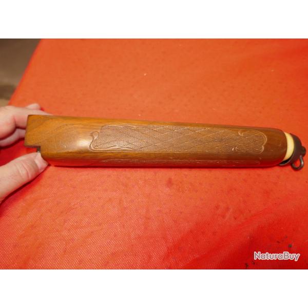 Devant bois de carabine REMINGTON 742 avec ses pi�ces de fixation (vis et coupelle)