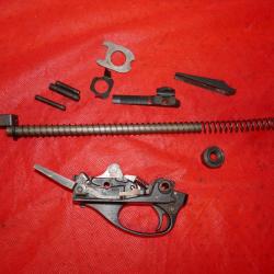 Lot de pi&egrave;ces internes de carabine REMINGTON 742