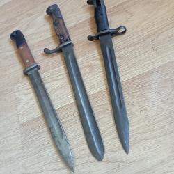 Lot de trois ba&iuml;onnettes pour restauration et compl&eacute;ter.
