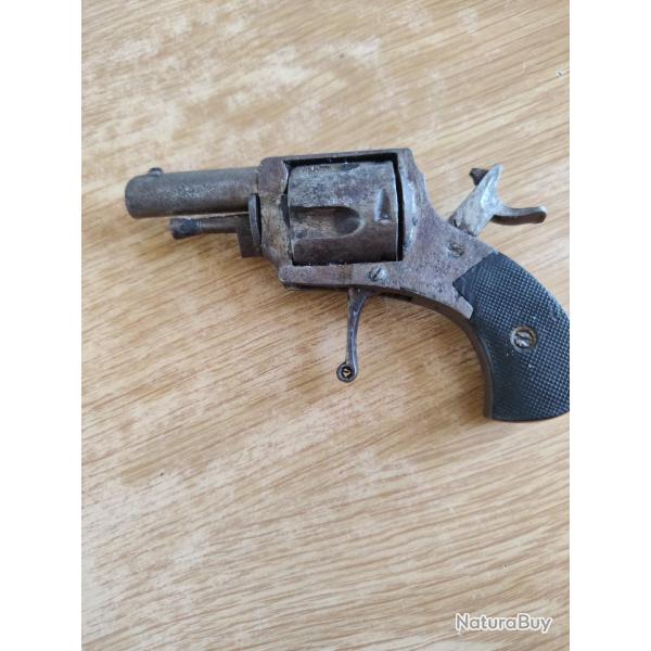 Revolver bull dog pour pi�ces