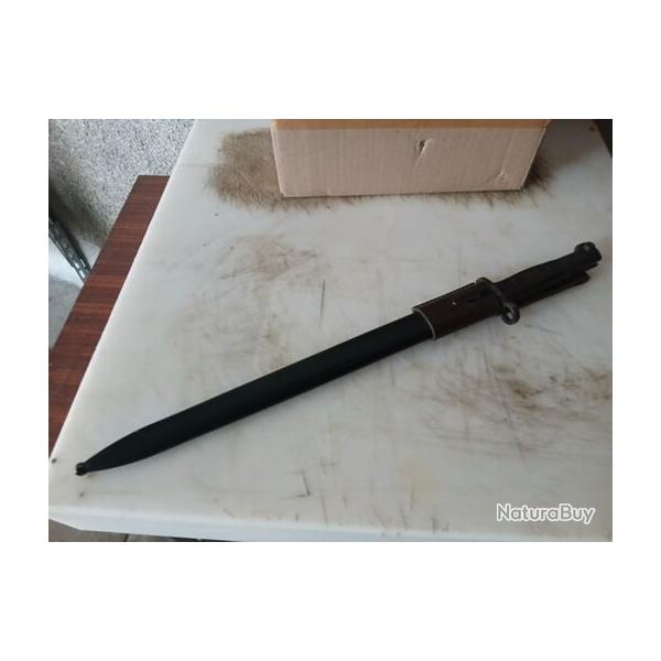 ancienne baionnette militaire grande lame