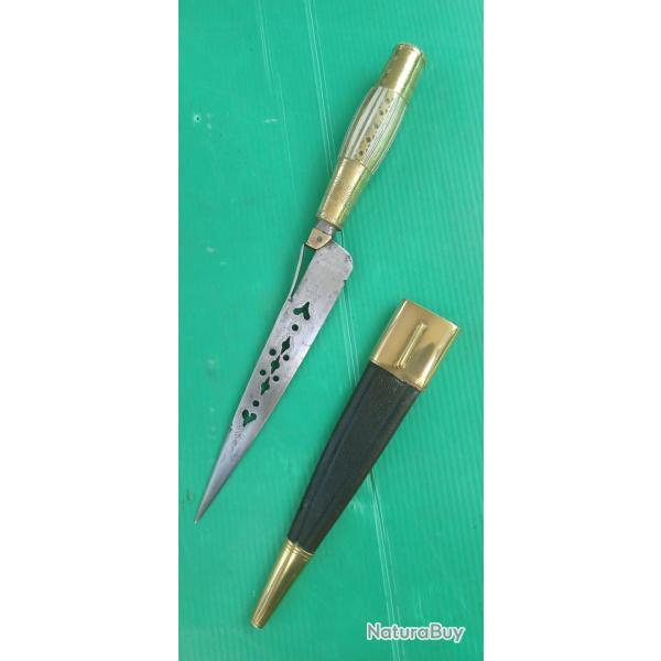 STYLET  CORSE  AVEC SON RESSORT BLOQUE  FOURREAU   .  BELLE  PIECE  19eme SIECLE  .