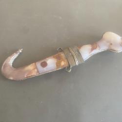 un koumia marocain originaire de la r&eacute;gion de Marrackech  en laiton et onyx