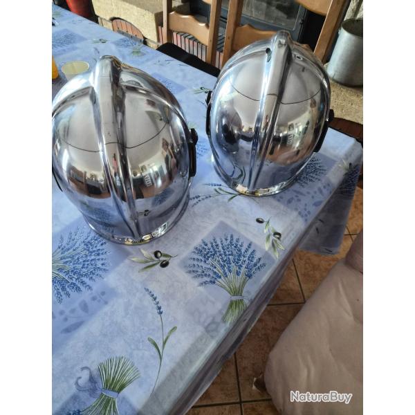 lot de 2 casques de pompiers seau � champagne