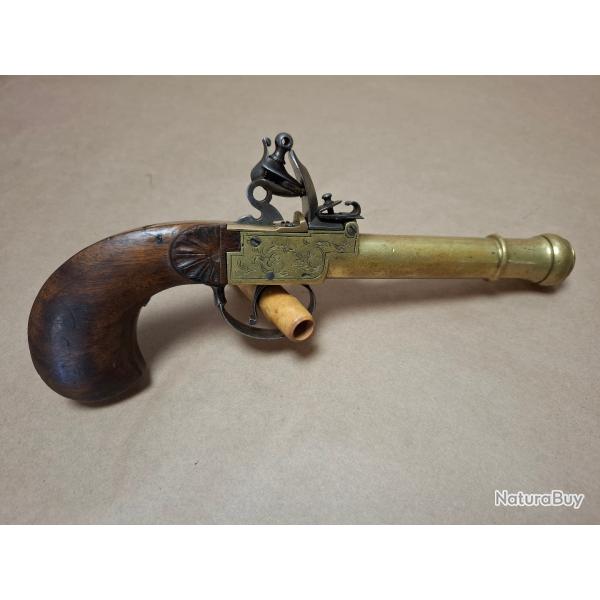 Pistolet de coffre � silex