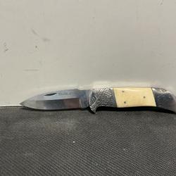 Couteau PRADEL AUVERGNE en acier avec manche corne