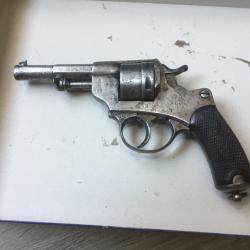Revolver mod&egrave;le 1873